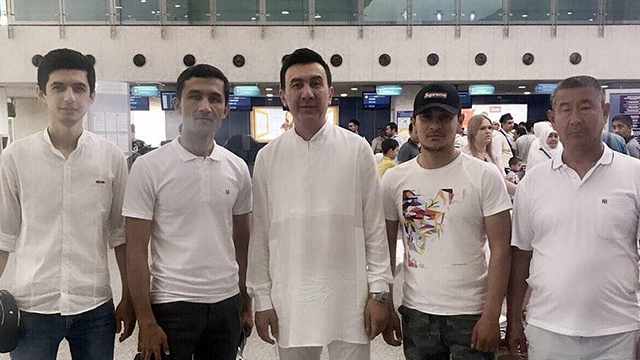 Ботир Қодиров Дубай орқали Умра зиёратига кетди