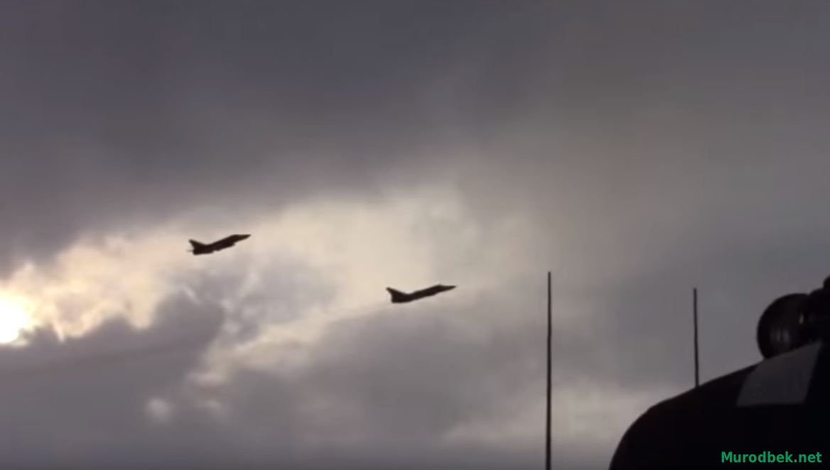 Су-24 нинг АҚШ эсминеци устидан учганининг янги видеолари чоп этилди