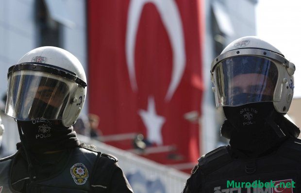 Анқара Ғарб Туркия ҳукуматини давлат тўнтарувига уринишдан кейин қўллаб-қувватламаганини айтмоқда