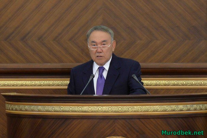 Назарбоев мадҳияни яхши куйлай олмайдиган амалдорларни изза қилди